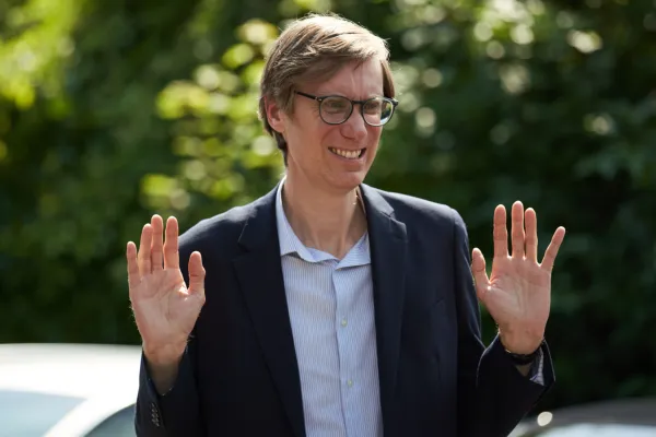 Stephen Merchant na 2ª temporada de The Outlaws