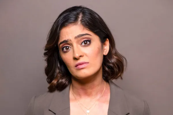 Mandeep Dhillon kot Danielle v Izogibanju.