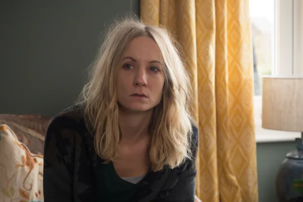 Joanne Froggatt em O Mentiroso