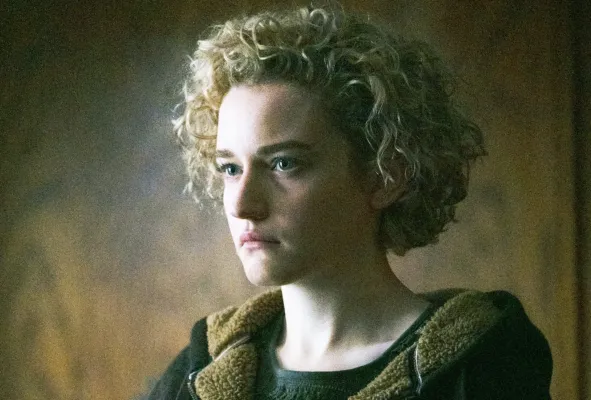 Julia Garner como Ruth Langmore em Ozark