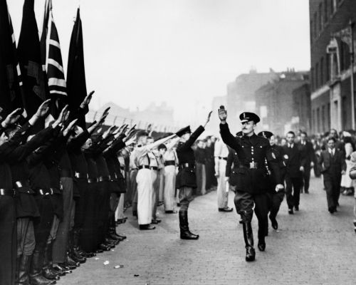 Oswald Mosley e l'Unione Britannica dei Fascisti nel 1936