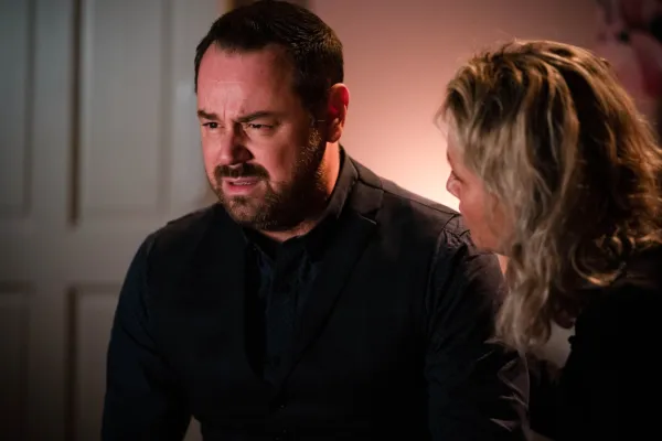 Danny Dyeris kaip Mickas Carteris filme EastEnders