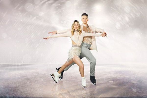 Rachel Stevens et Brendyn Hatfield dans Dancing on Ice