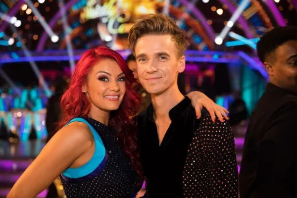 Dianne Buswell, Joe Sugg, Estritamente