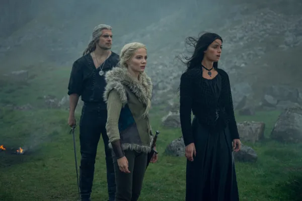 Henry Cavill, Freya Allan agus Anya Chalotra anns a 'The Witcher seusan 3