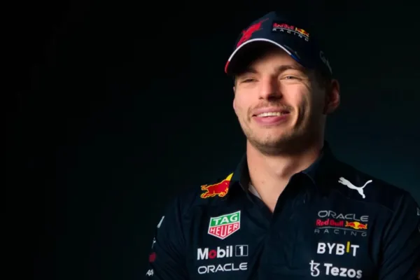 Max Verstappen Fórmula 1 dirige para sobreviver