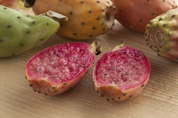 Prickly pear cut open, sementi visibili