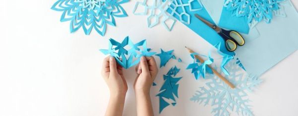 Comment faire des flocons de neige en papier