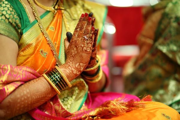 Tradycyjny indyjski sposób dziękowania Namaste