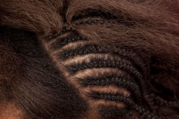 صورة مقربة لتطويل الشعر الأفريقي. معاينة الصور المماثلة: