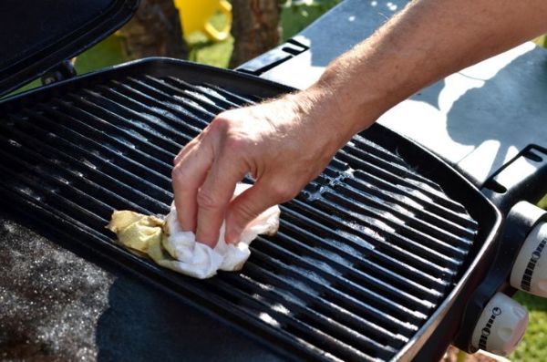 nettoyer le barbecue