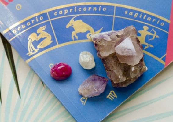 Astroloji işarələr və kristallar