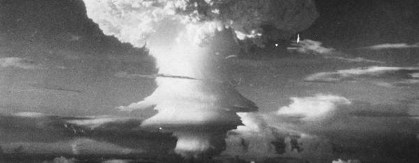 Quelle est l'histoire de la bombe atomique ?
