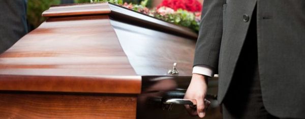 Que devriez-vous porter à un service funéraire ou commémoratif?