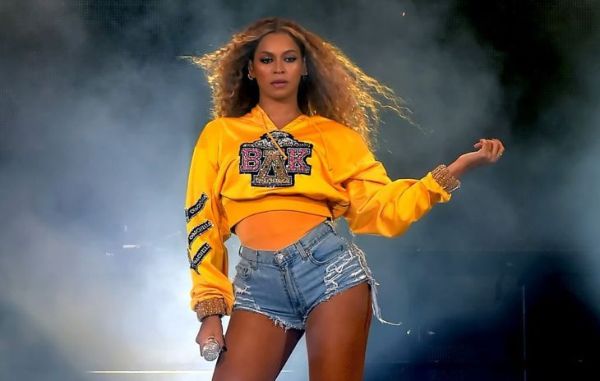 Beyoncé sul palco del Coachella