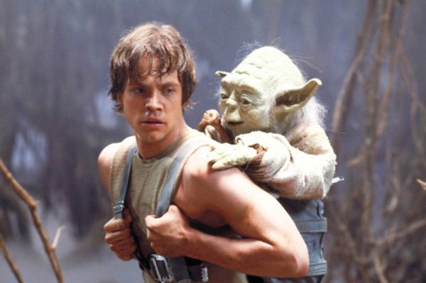 Star Wars Episode V L'Empire contre-attaque, avec Mark Hamill dans le rôle de Luke Skywalker et Frank Oz dans le rôle de Yoda (Sky)