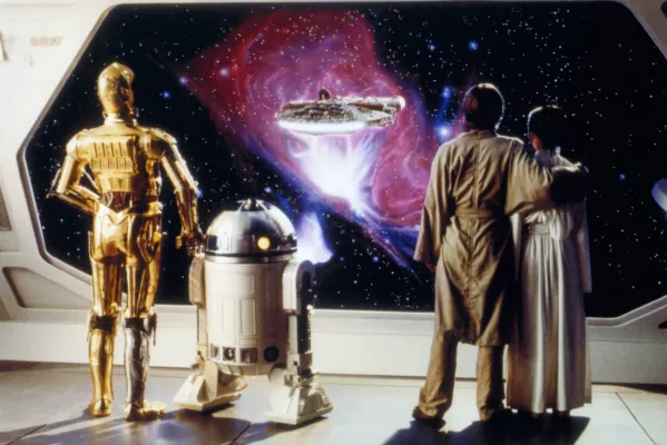 Les acteurs britanniques Anthony Daniels, Kenny Baker, les acteurs américains Mark Hamill et Carrie Fisher sur le tournage de Star Wars : Épisode V - L'Empire contre-attaque