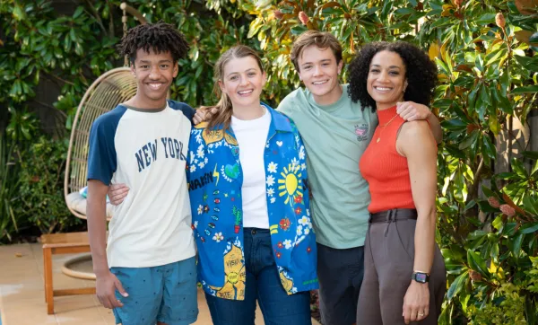 Varga-Murphy Fam (Marley Williams ('Dex Varga-Murphy'), Sara West ('Cara Varga-Murphy'), Riley Bryant (JJ Varga-Murphy'), Naomi Rukavina ('Remi Varga-Murphy')
