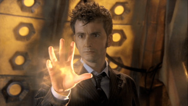 David Tennant commence à se régénérer dans Doctor Who (BBC)